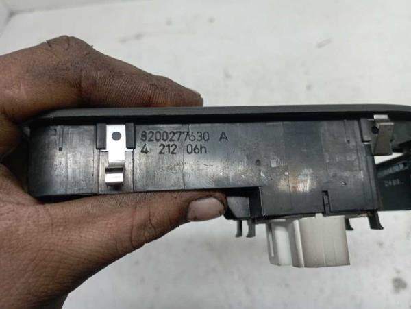 BOUTON LEVE VITRE RENAULT MODUS ( 2VITRES ) - Vue 2